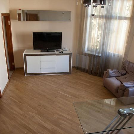 Two Bedroom Apartment With Balcony Kiew Exterior foto