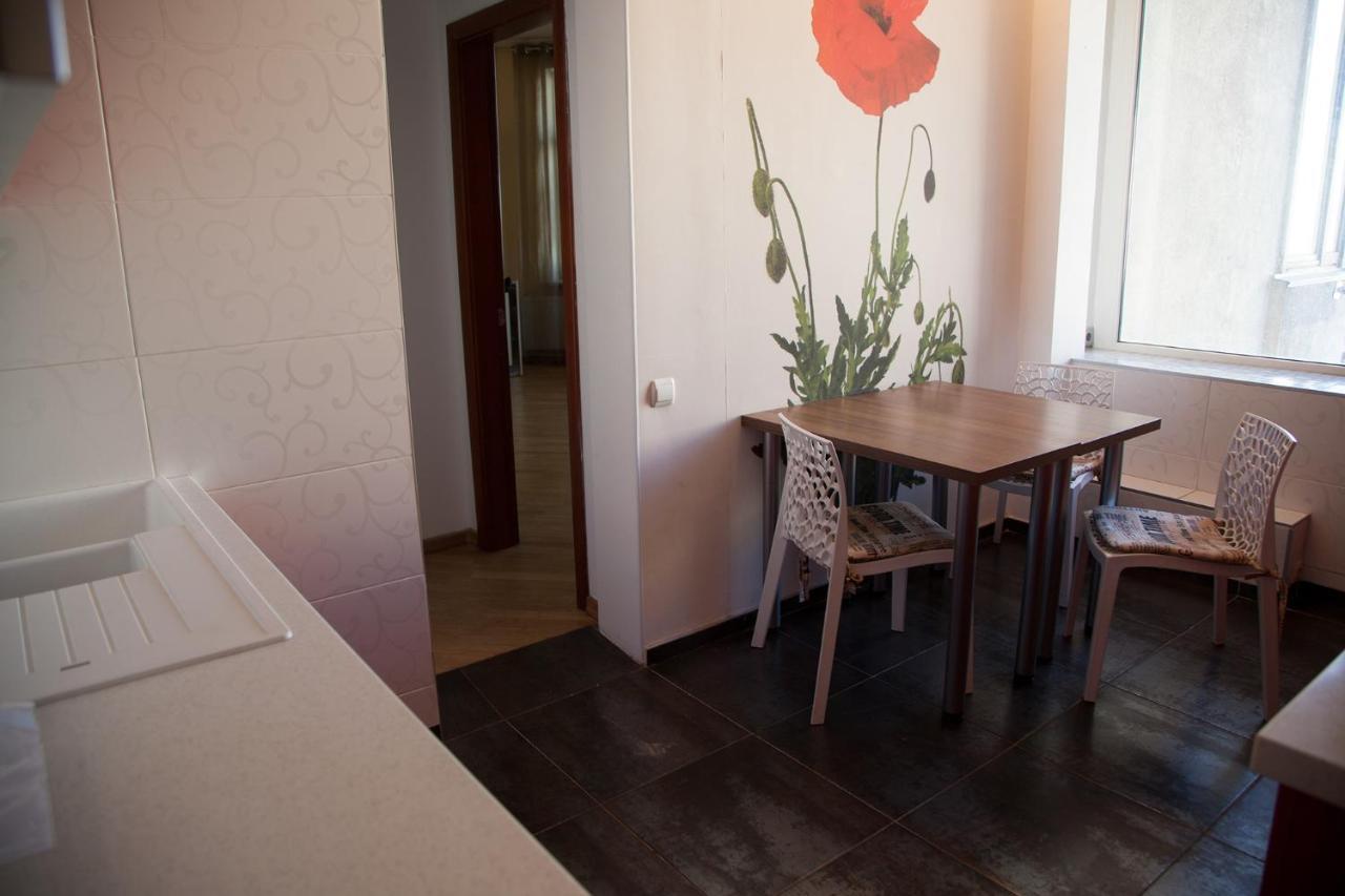 Two Bedroom Apartment With Balcony Kiew Exterior foto