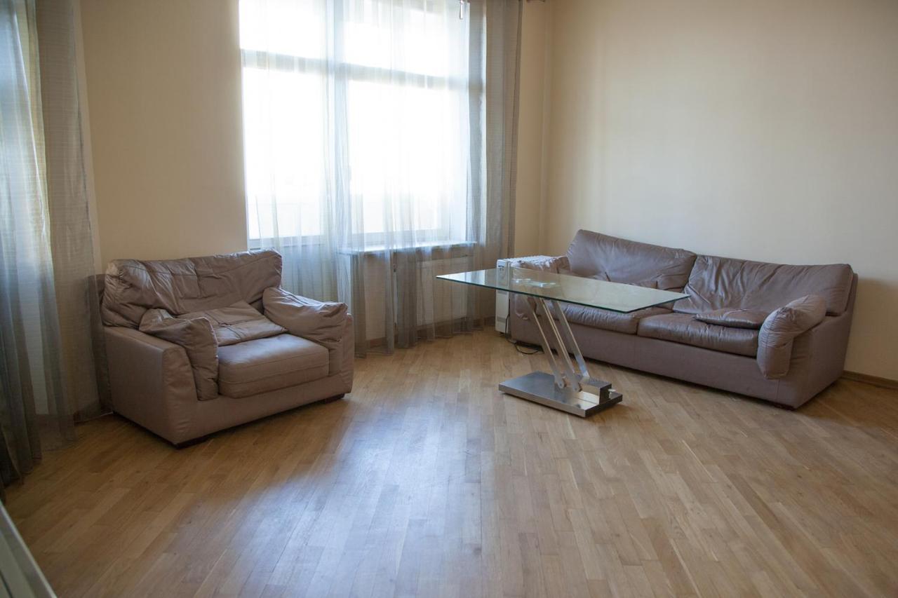Two Bedroom Apartment With Balcony Kiew Exterior foto