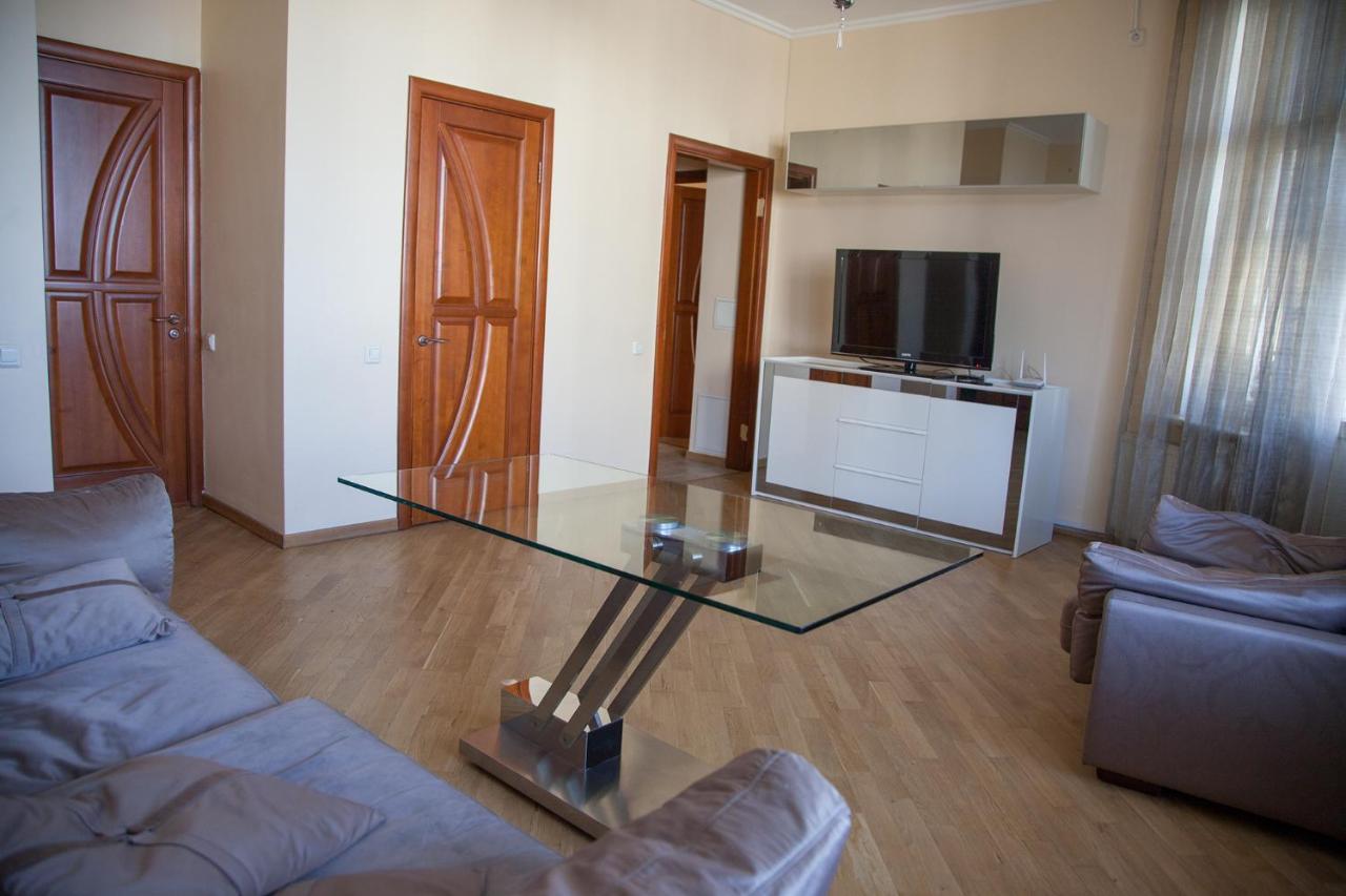 Two Bedroom Apartment With Balcony Kiew Exterior foto